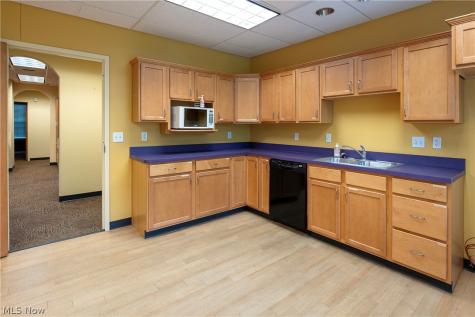 387 Golfview Lane Highland Heights OH 44143