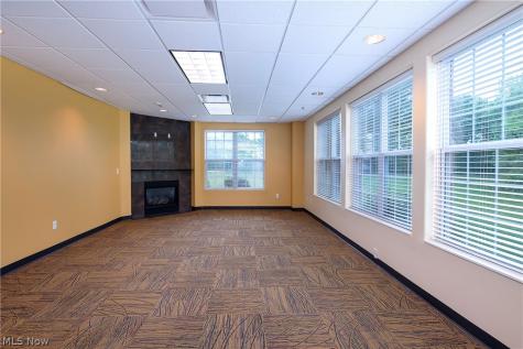 387 Golfview Lane Highland Heights OH 44143