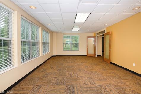 387 Golfview Lane Highland Heights OH 44143