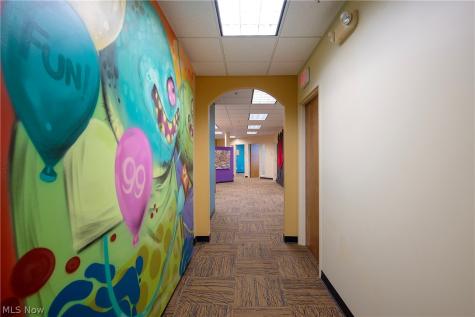 387 Golfview Lane Highland Heights OH 44143