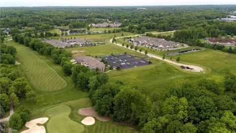 387 Golfview Lane Highland Heights OH 44143