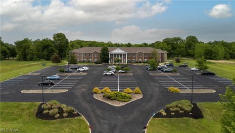 387 Golfview Lane Highland Heights OH 44143