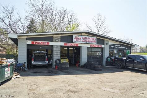 4925 Lee Road Cleveland OH 44128