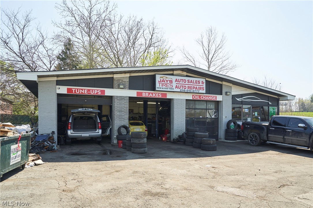 4925 Lee Road Cleveland OH 44128