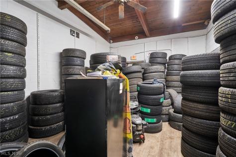 4925 Lee Road Cleveland OH 44128