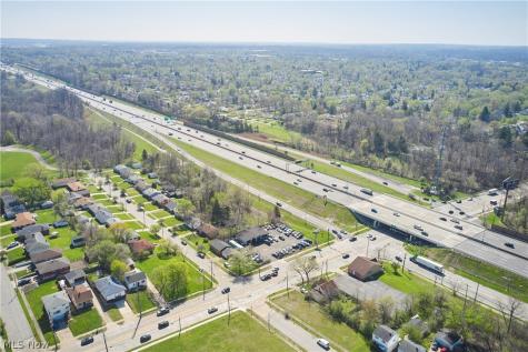 4925 Lee Road Cleveland OH 44128