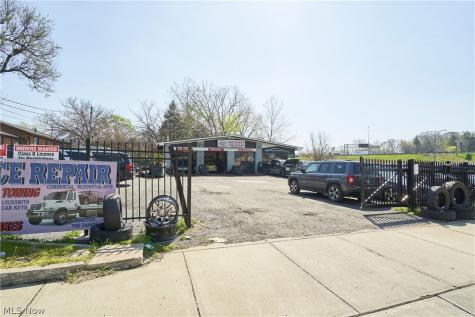 4925 Lee Road Cleveland OH 44128