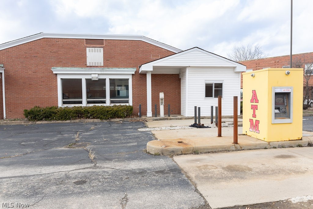 2911 Youngstown Road SE Warren OH 44484