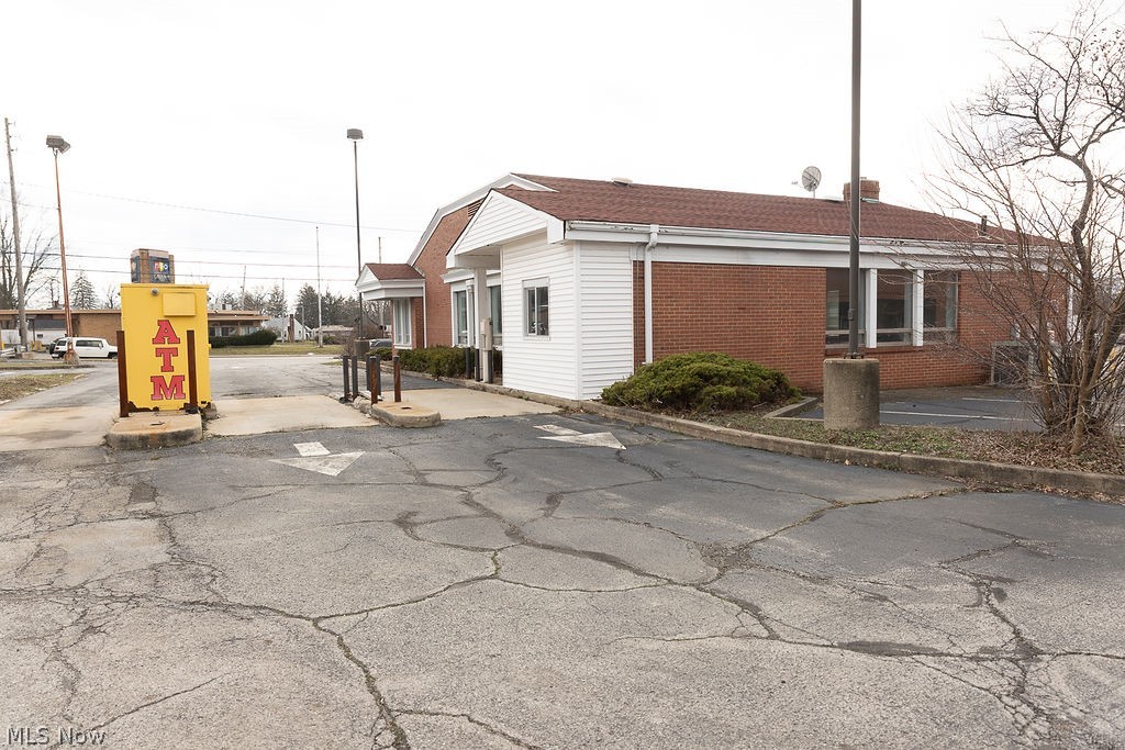 2911 Youngstown Road SE Warren OH 44484