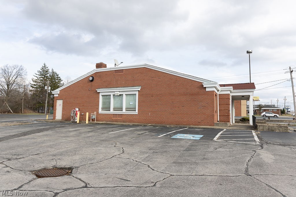 2911 Youngstown Road SE Warren OH 44484