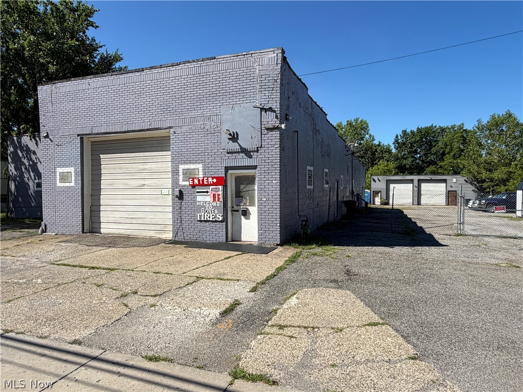 1566 Niles Road SE Warren OH 44484