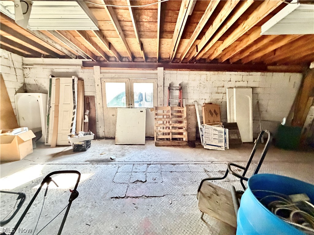 1566 Niles Road SE Warren OH 44484