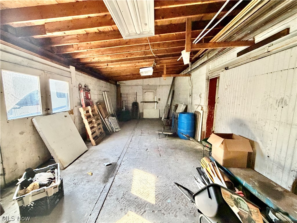 1566 Niles Road SE Warren OH 44484