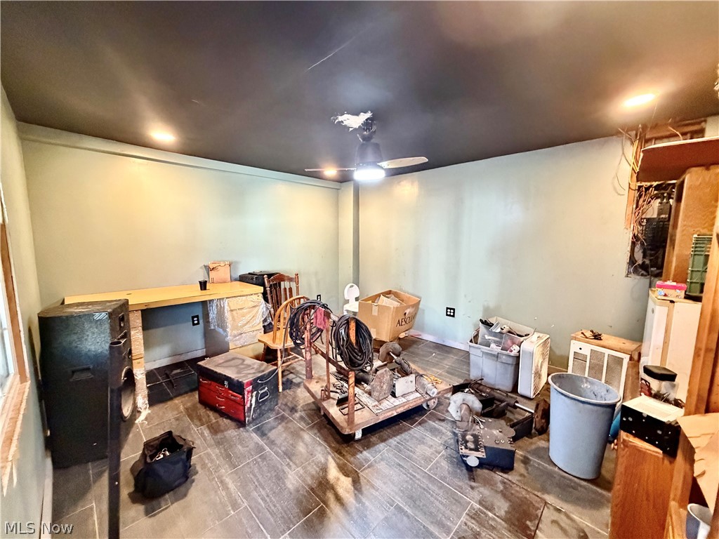 1566 Niles Road SE Warren OH 44484