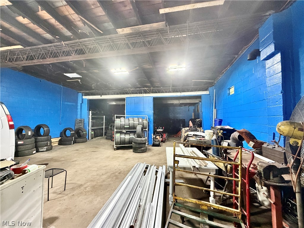 1566 Niles Road SE Warren OH 44484