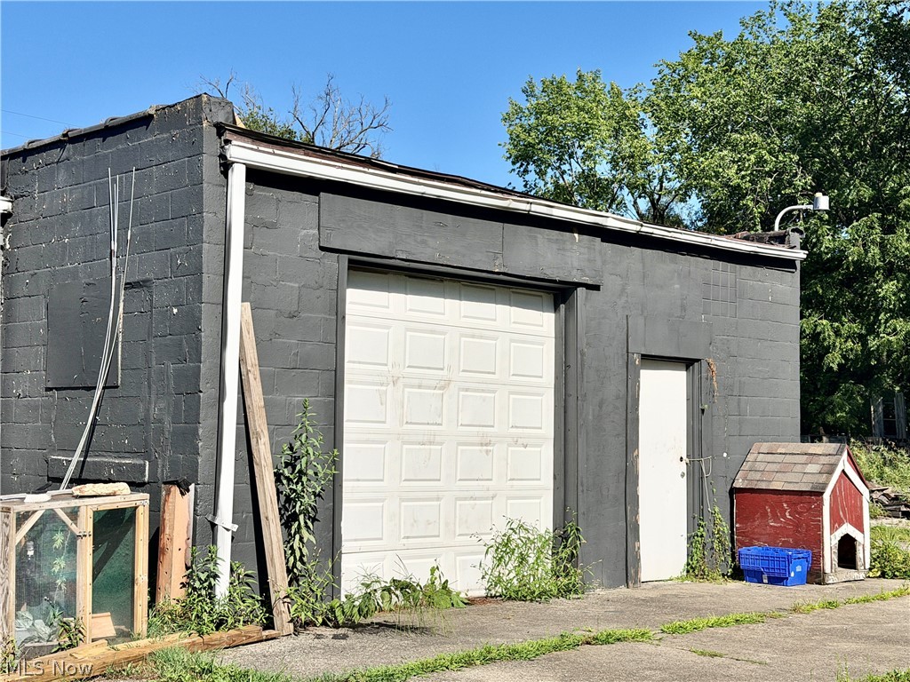 1566 Niles Road SE Warren OH 44484