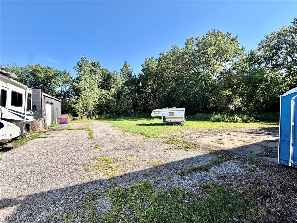 1566 Niles Road SE Warren OH 44484