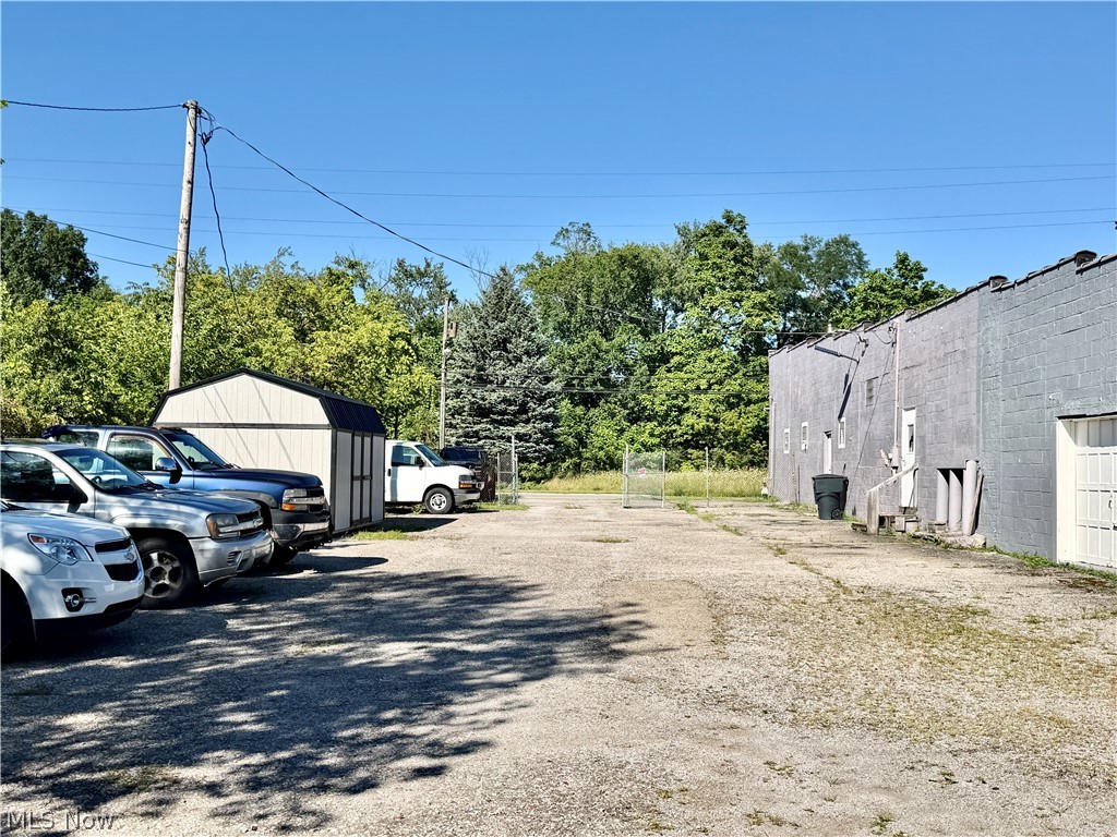 1566 Niles Road SE Warren OH 44484