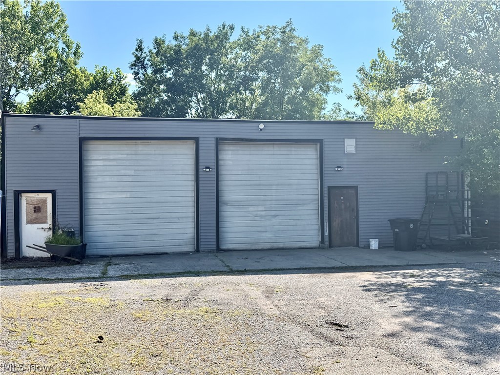 1566 Niles Road SE Warren OH 44484