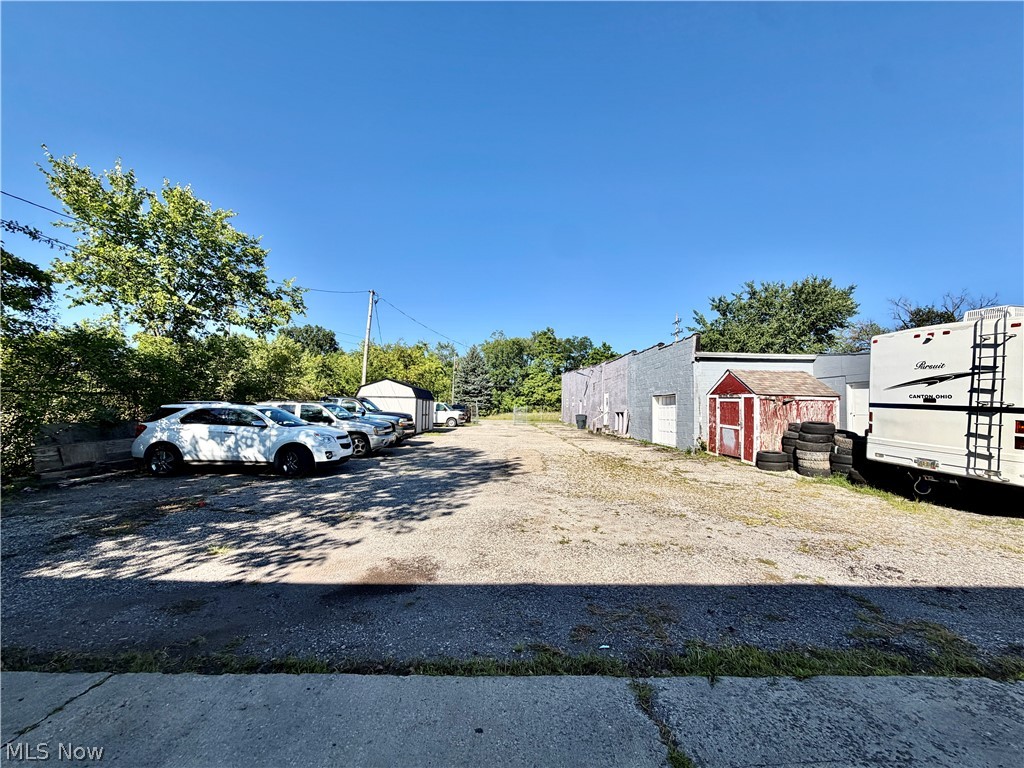 1566 Niles Road SE Warren OH 44484