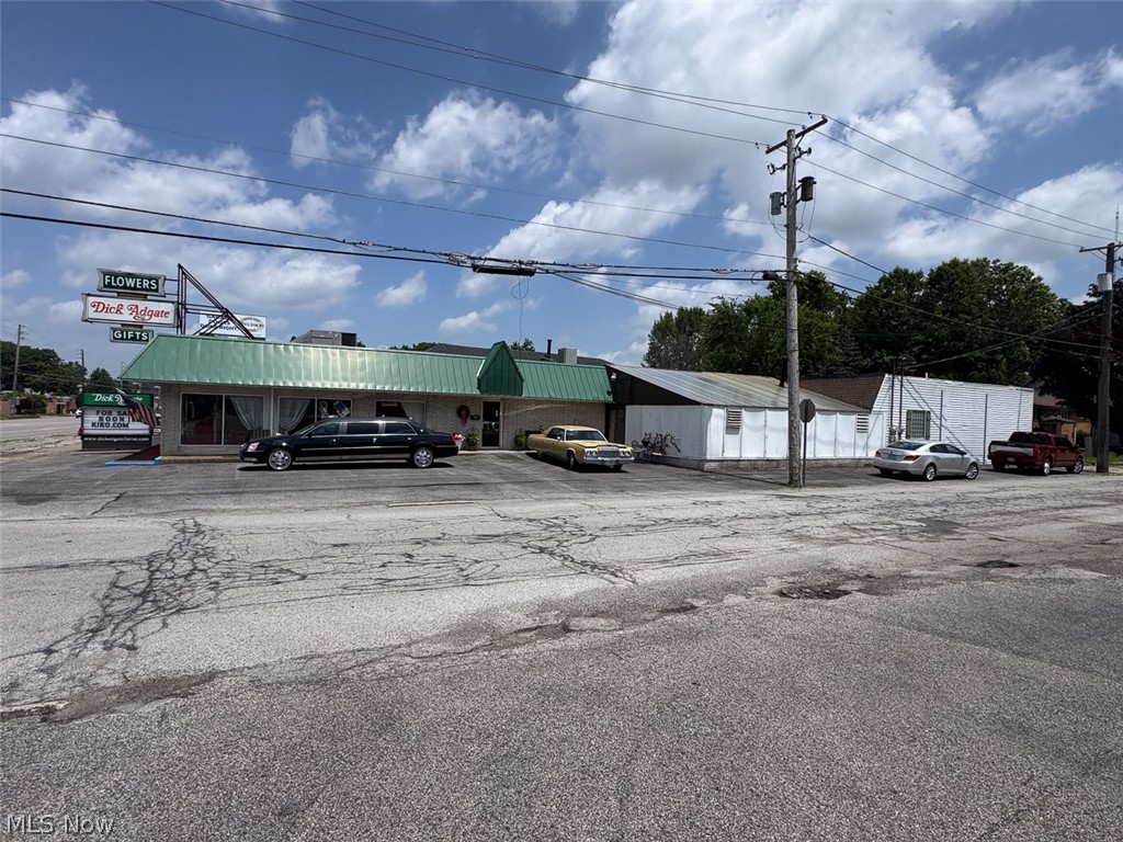 4527 Market Avenue Youngstown OH 44512