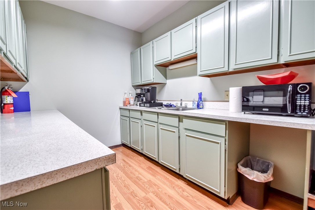 13-15 W Main Street Madison OH 44057