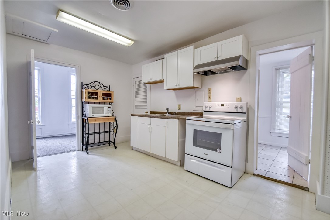 13-15 W Main Street Madison OH 44057