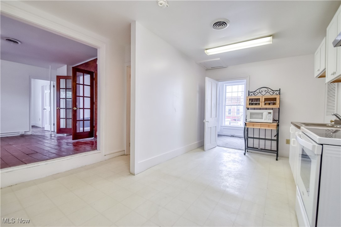 13-15 W Main Street Madison OH 44057