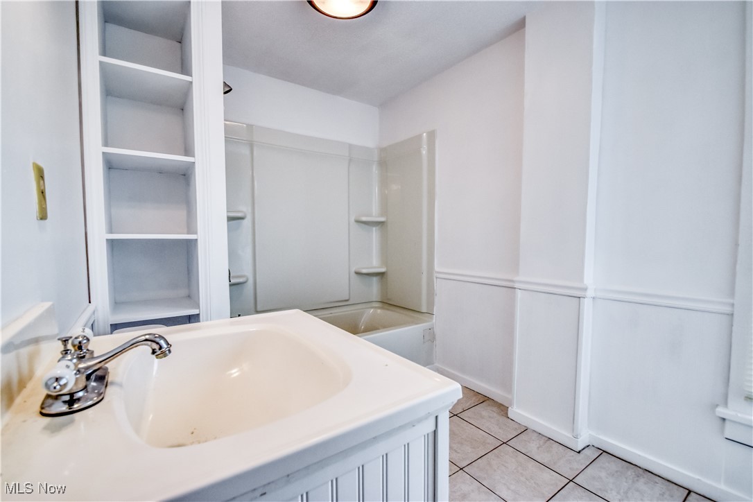 13-15 W Main Street Madison OH 44057