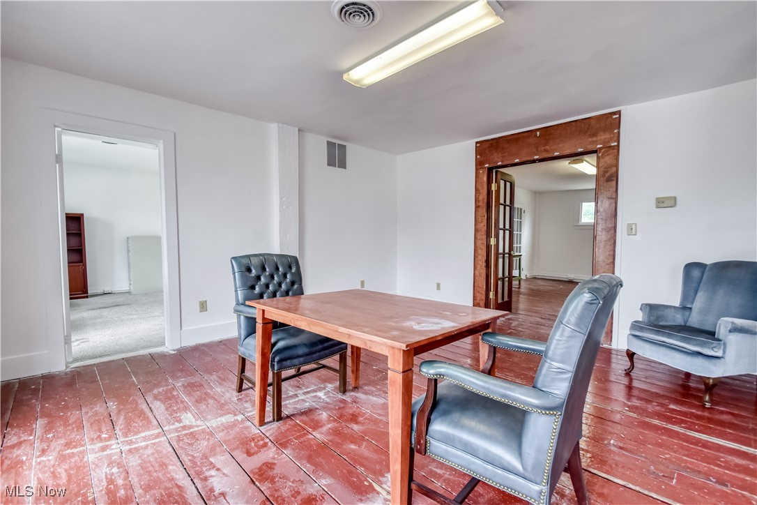 13-15 W Main Street Madison OH 44057