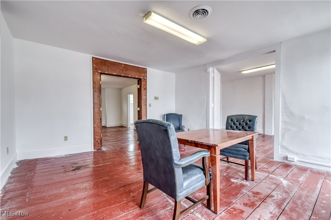 13-15 W Main Street Madison OH 44057