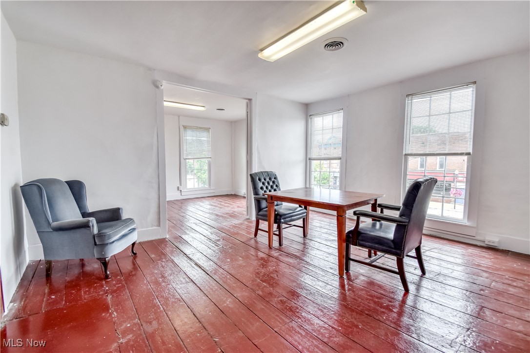 13-15 W Main Street Madison OH 44057