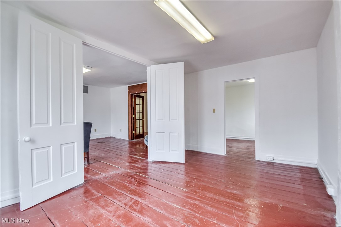 13-15 W Main Street Madison OH 44057