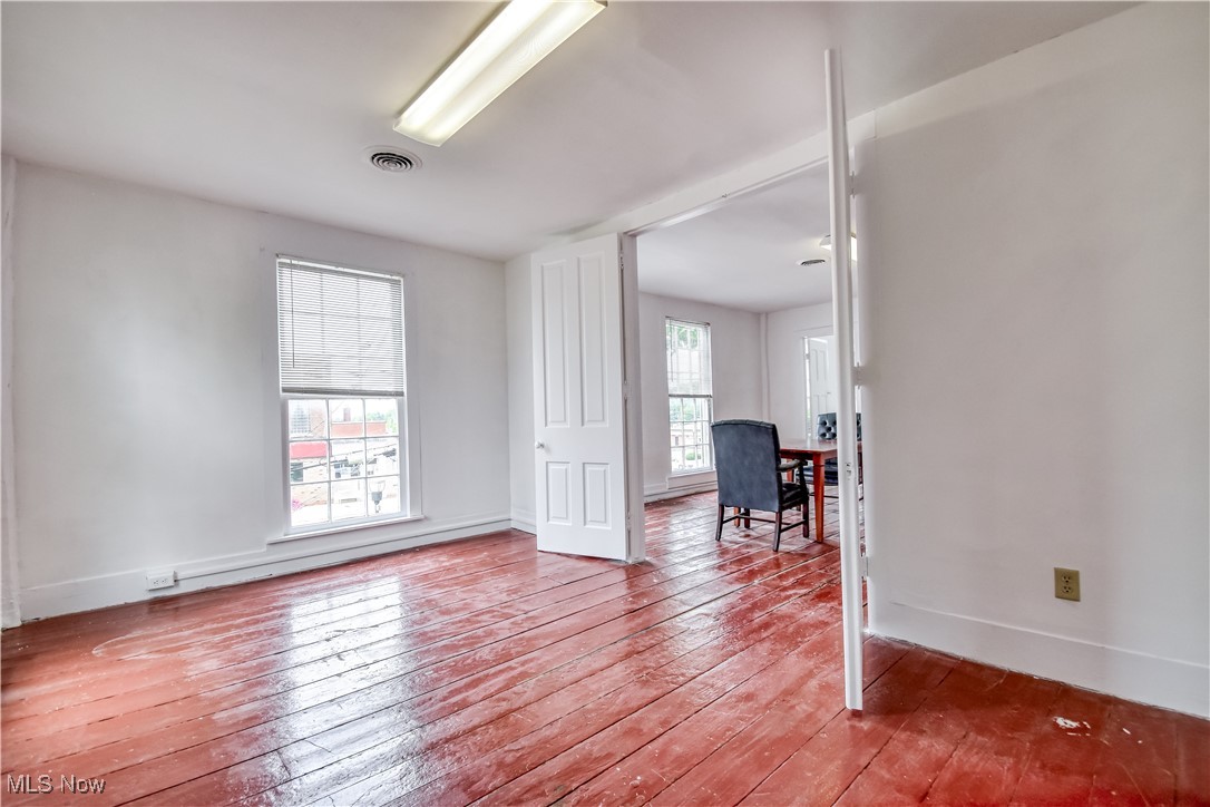 13-15 W Main Street Madison OH 44057