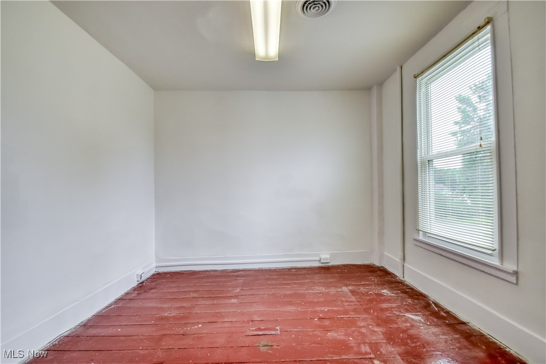 13-15 W Main Street Madison OH 44057