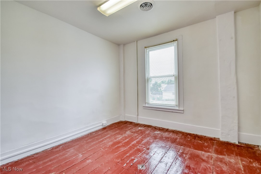 13-15 W Main Street Madison OH 44057