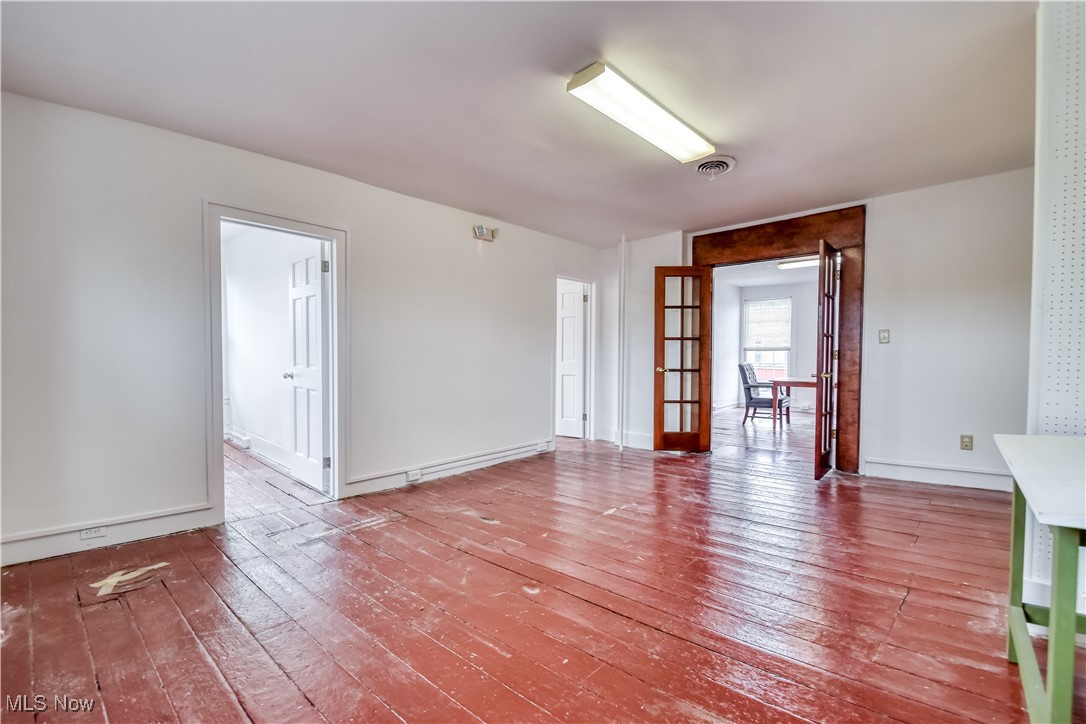 13-15 W Main Street Madison OH 44057