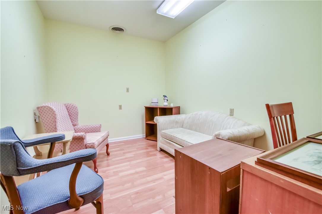 13-15 W Main Street Madison OH 44057