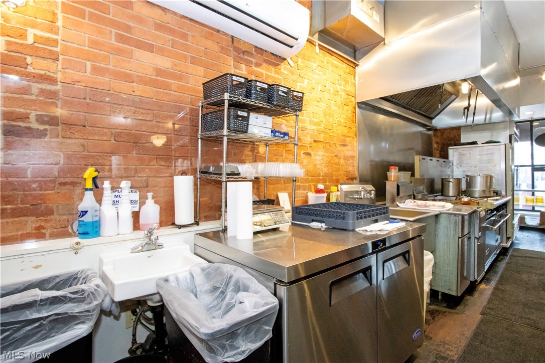 128 S Market Street Wooster OH 44691