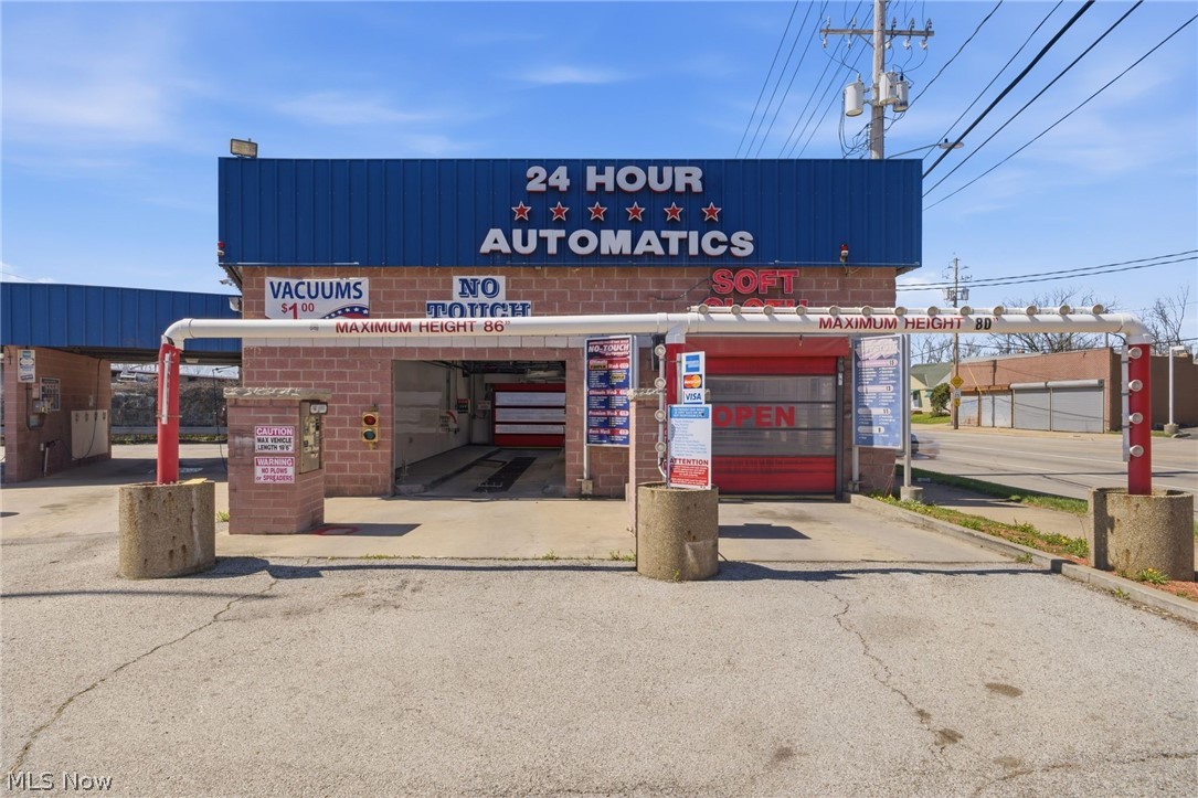 16436 Miles Avenue Cleveland OH 44128