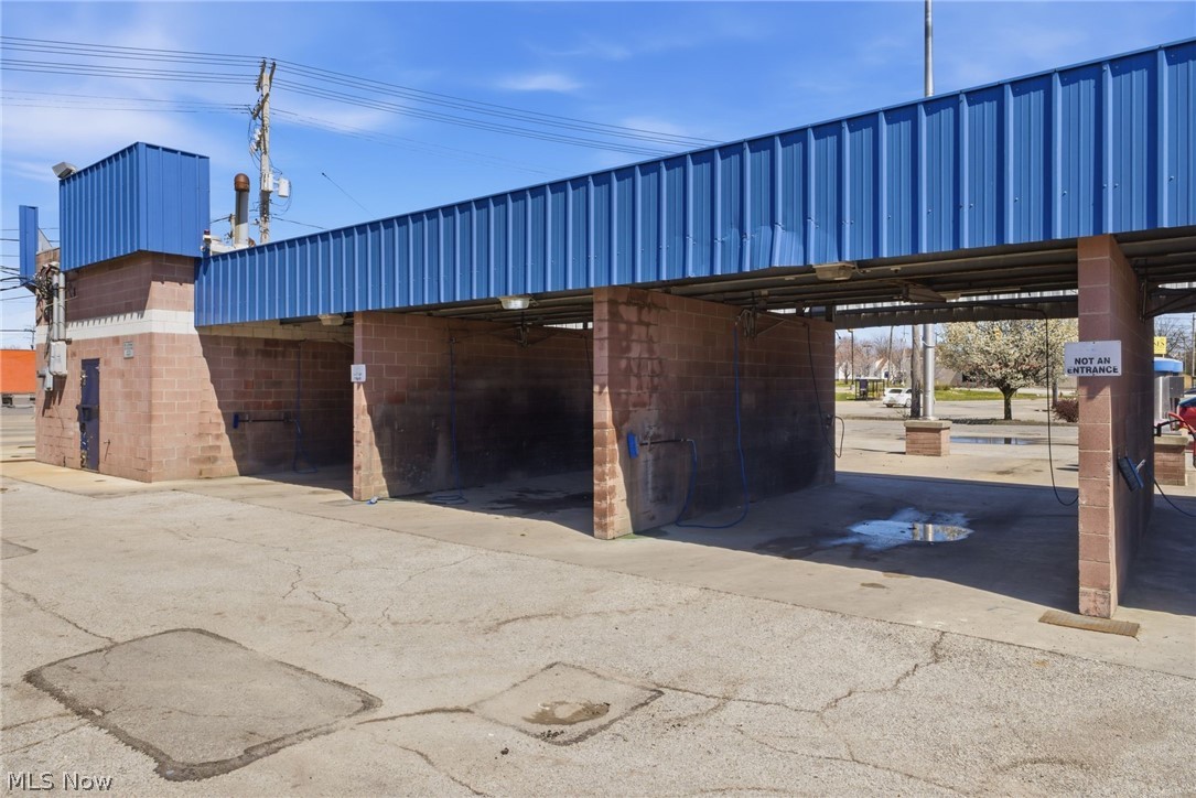 16436 Miles Avenue Cleveland OH 44128