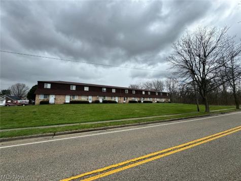 418 Woodard Avenue Louisville OH 44641