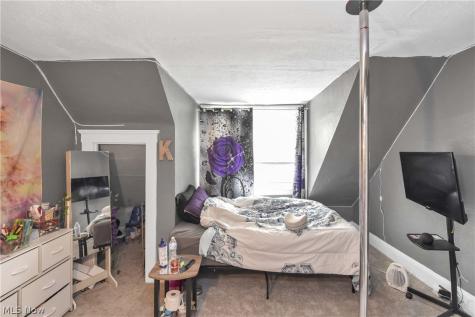 3812 Mapledale Avenue Cleveland OH 44109