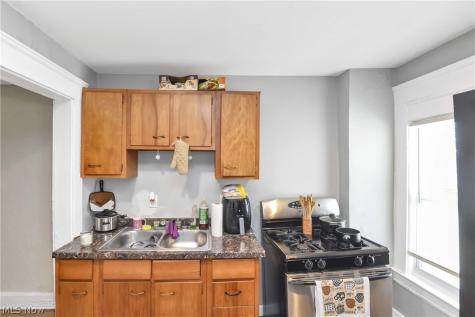 3812 Mapledale Avenue Cleveland OH 44109