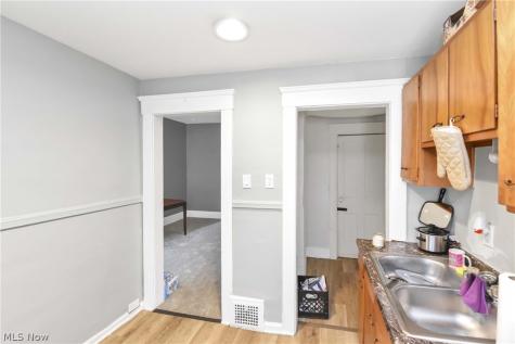 3812 Mapledale Avenue Cleveland OH 44109