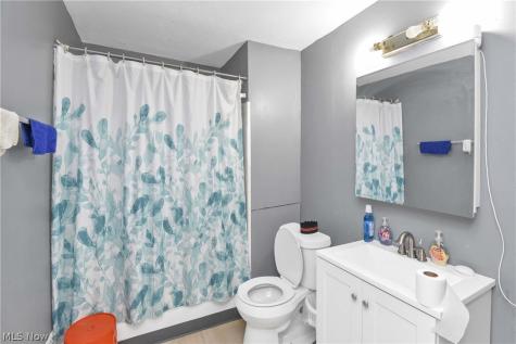 3812 Mapledale Avenue Cleveland OH 44109