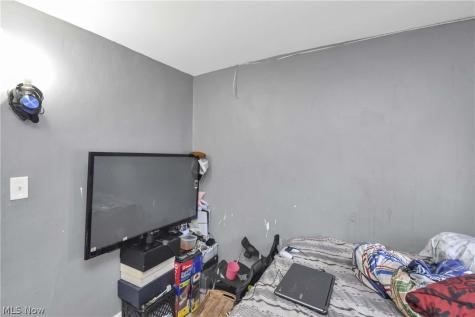 3812 Mapledale Avenue Cleveland OH 44109