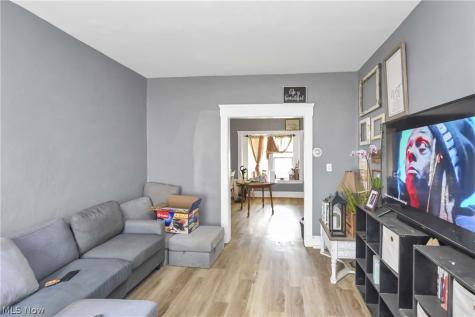 3812 Mapledale Avenue Cleveland OH 44109