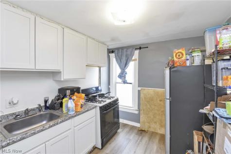 3812 Mapledale Avenue Cleveland OH 44109