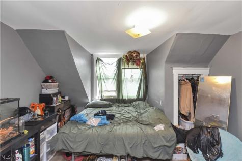3812 Mapledale Avenue Cleveland OH 44109